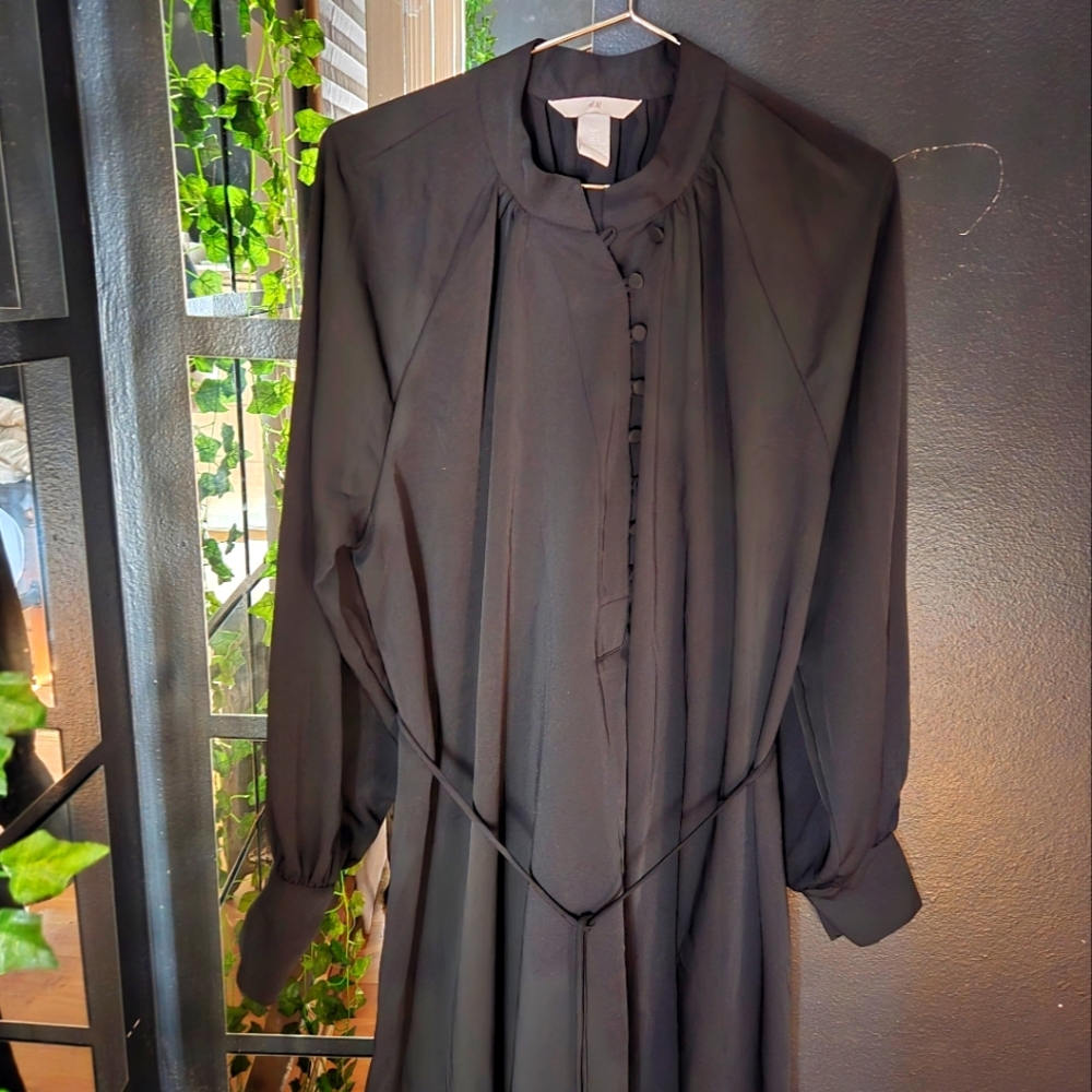 H&M Black Long Sleeve Dress Size L Used